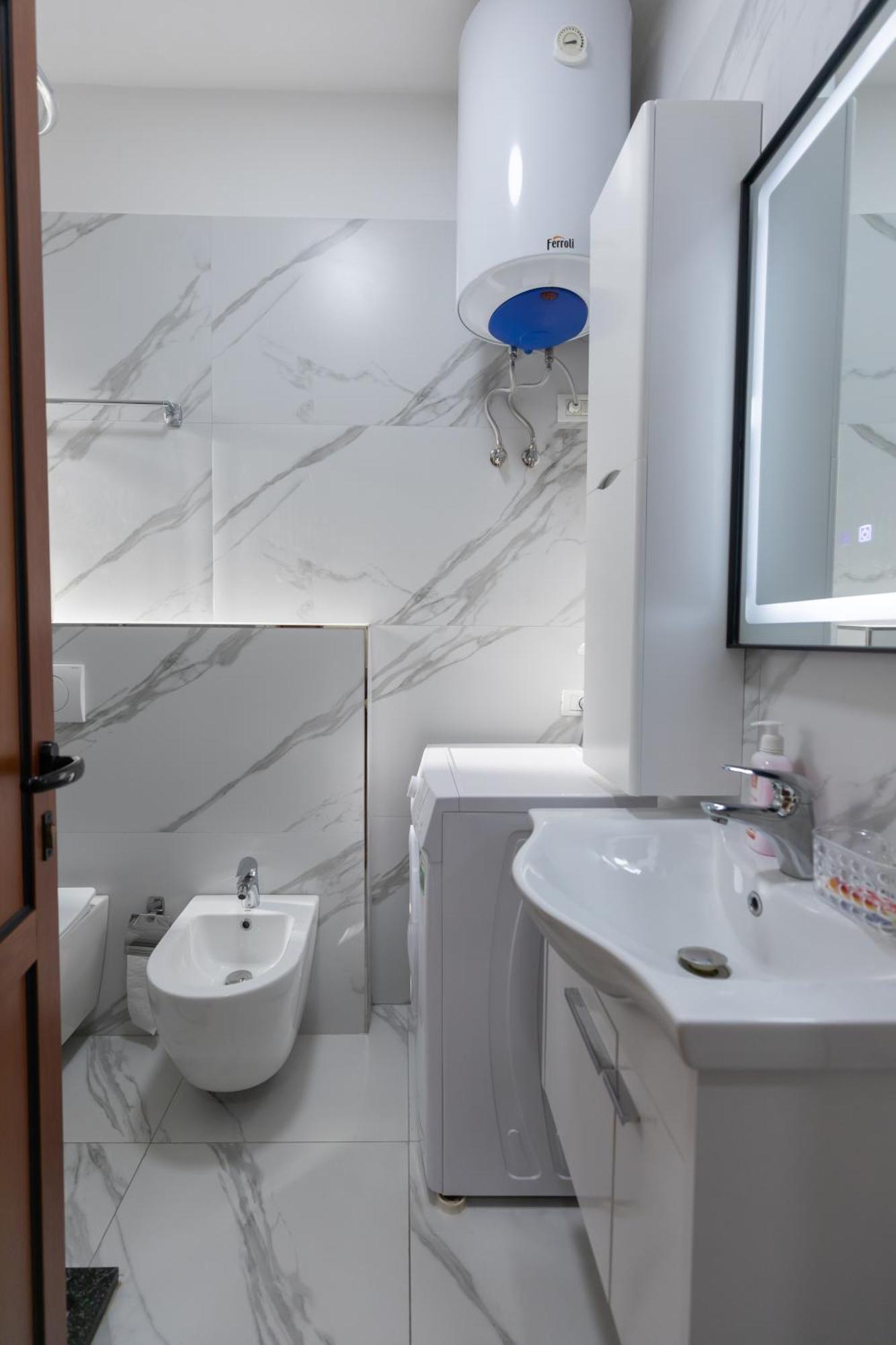 Vila Emi Apartment'S ドゥラス エクステリア 写真