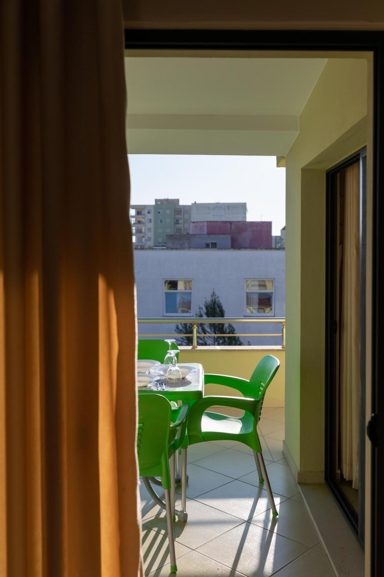 Vila Emi Apartment'S ドゥラス エクステリア 写真