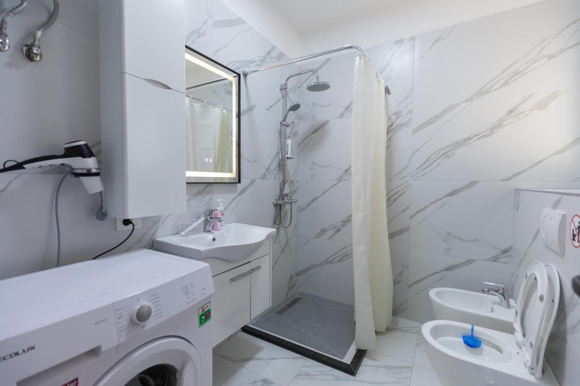 Vila Emi Apartment'S ドゥラス エクステリア 写真