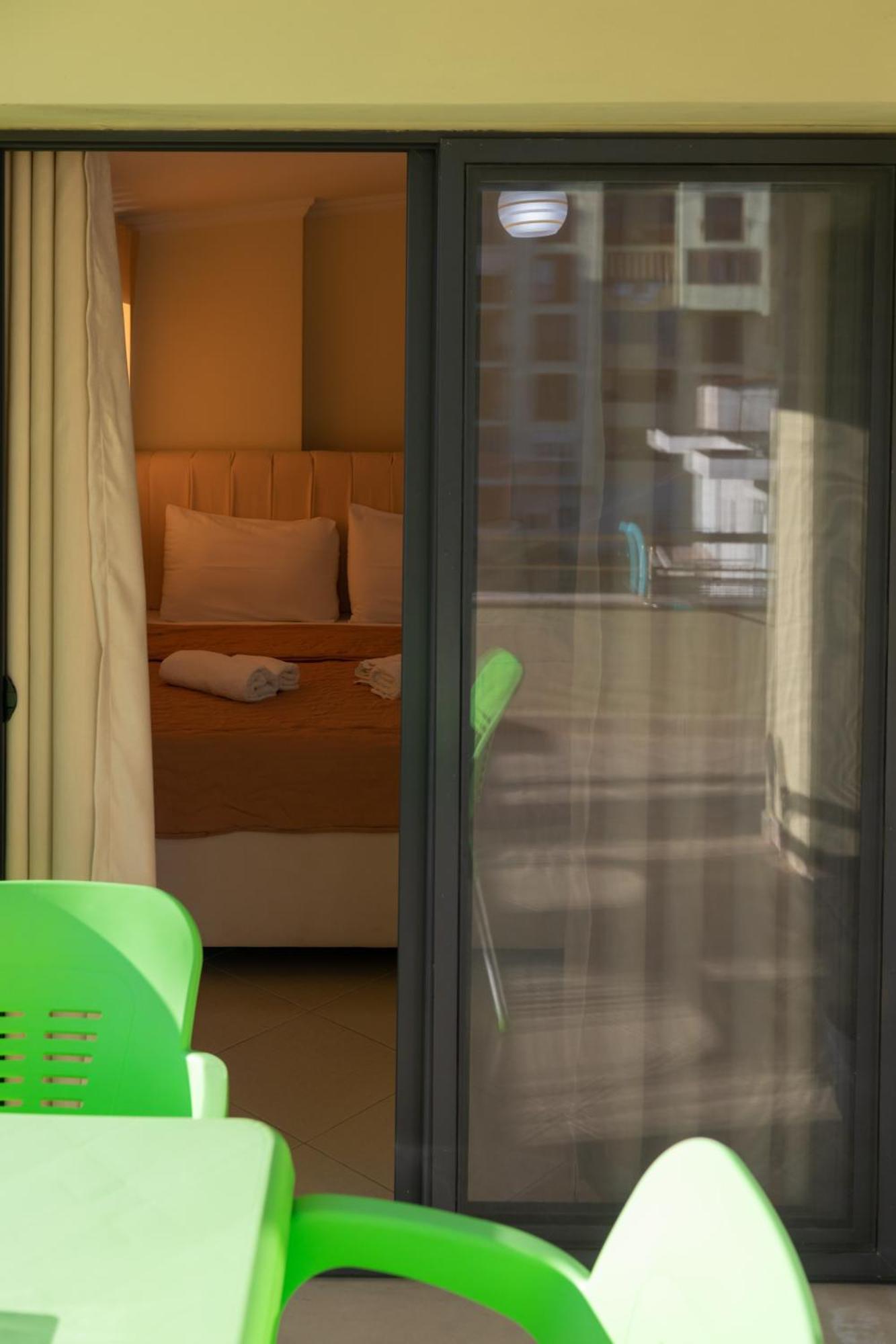 Vila Emi Apartment'S ドゥラス エクステリア 写真